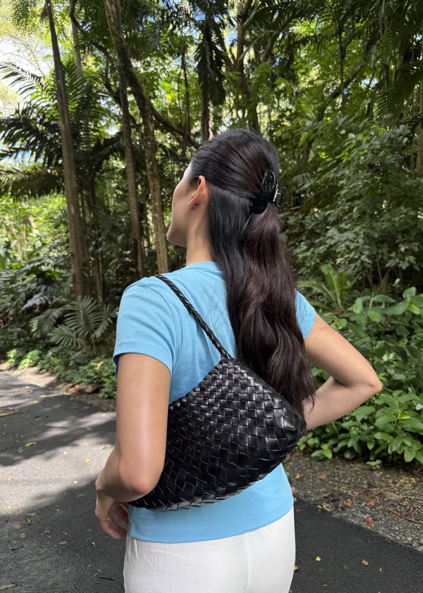Medium Everyday Hair Clip in Black - View 6