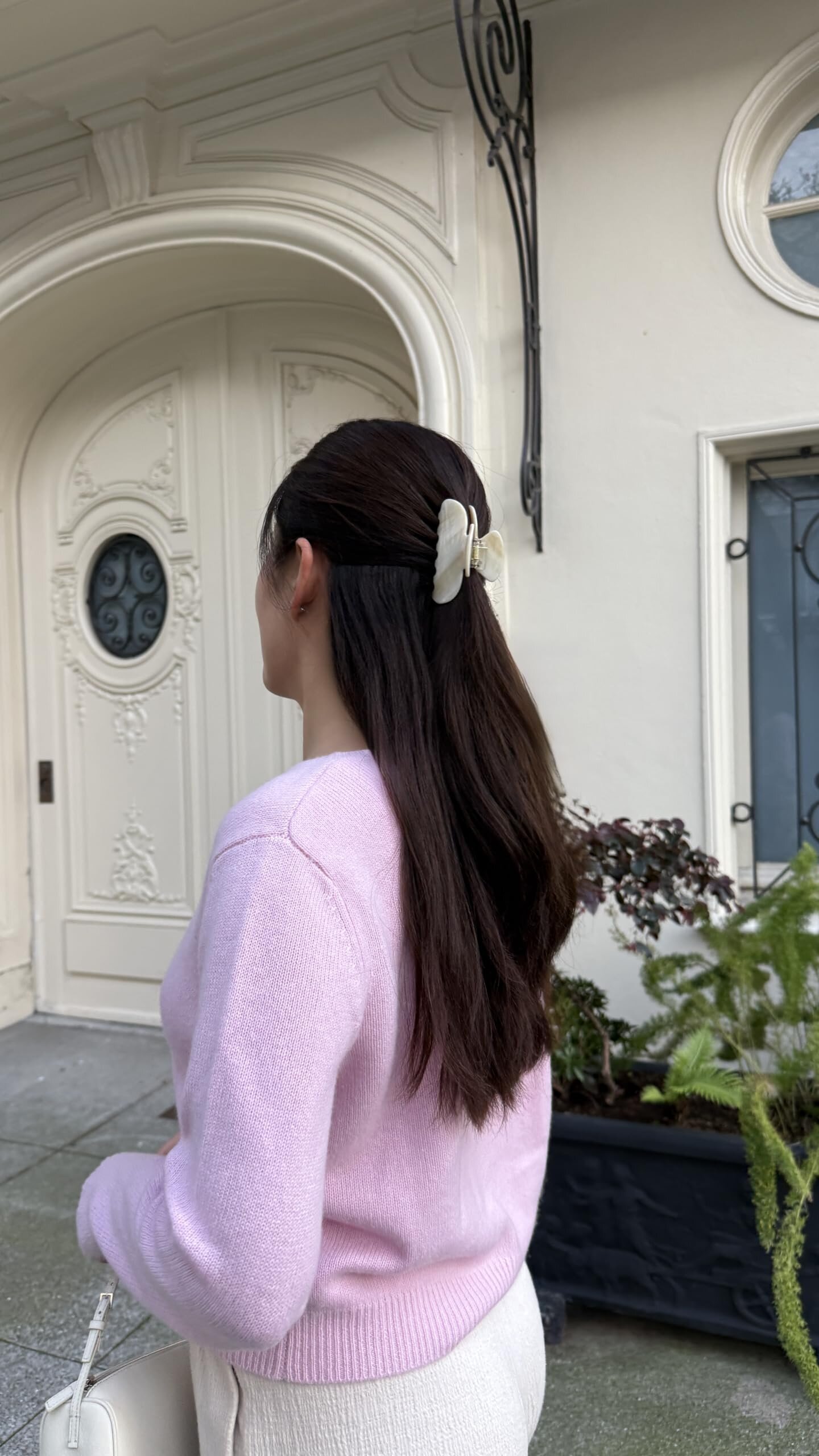 Medium Everyday Hair Clip in Cream - View 2
