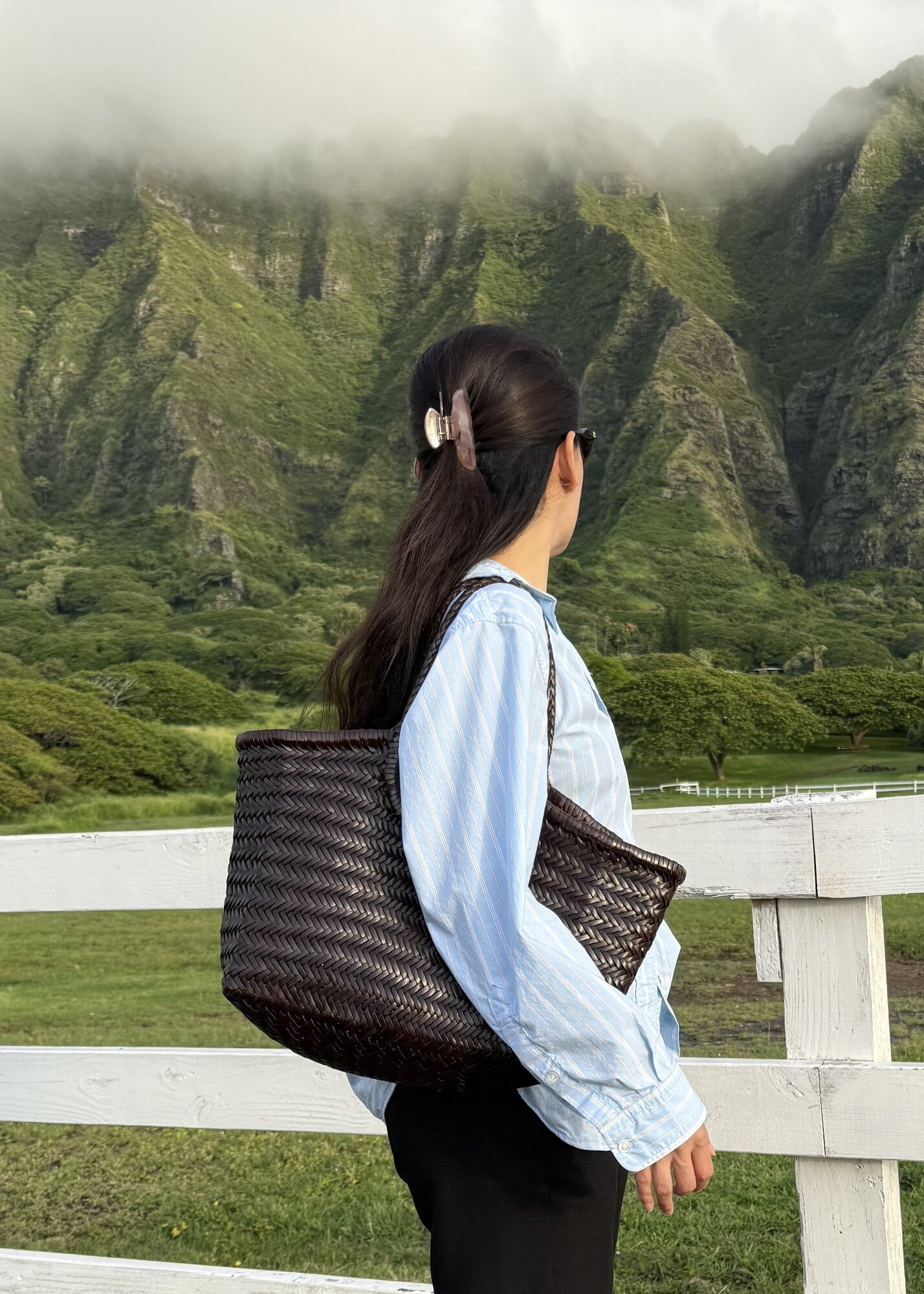 Medium Everyday Hair Clip in Mocha - View 7
