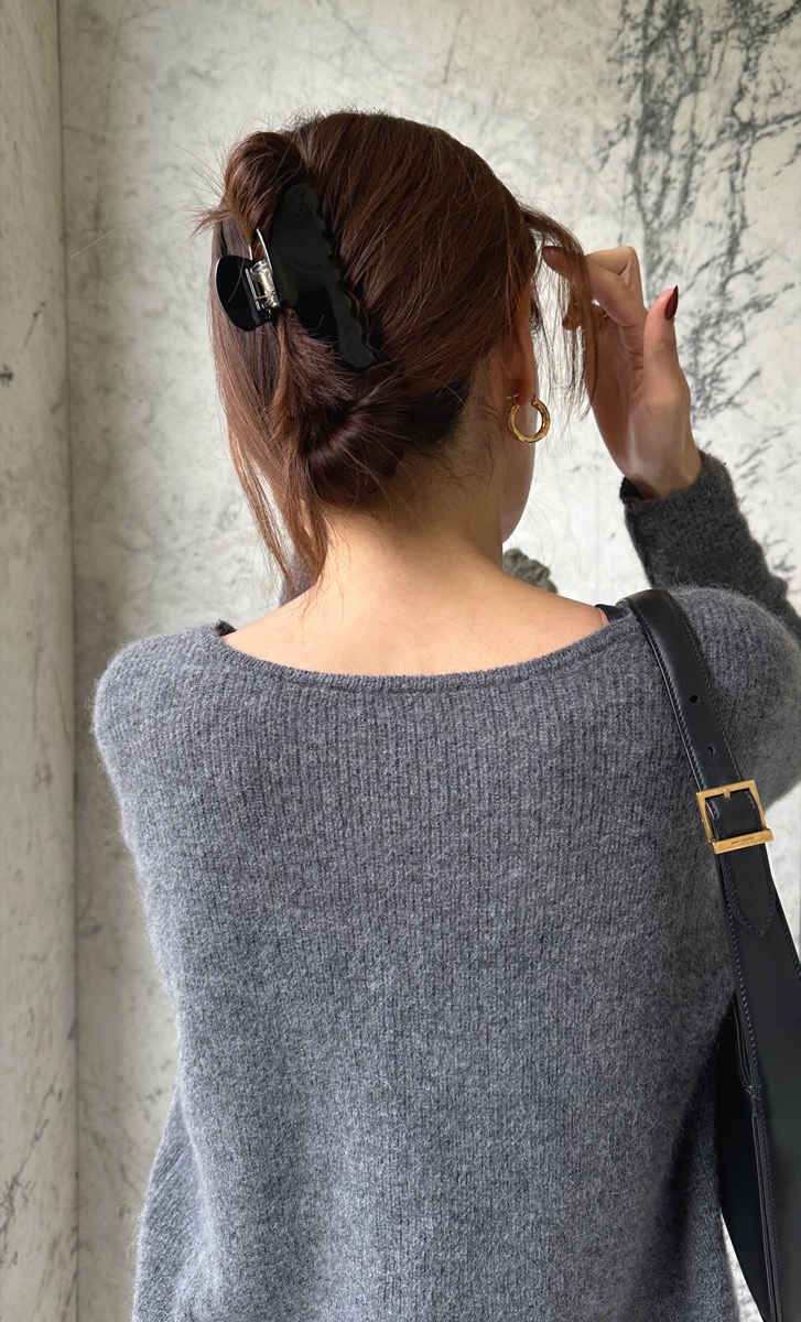 Everyday Hair Clip in Midnight Black - View 4