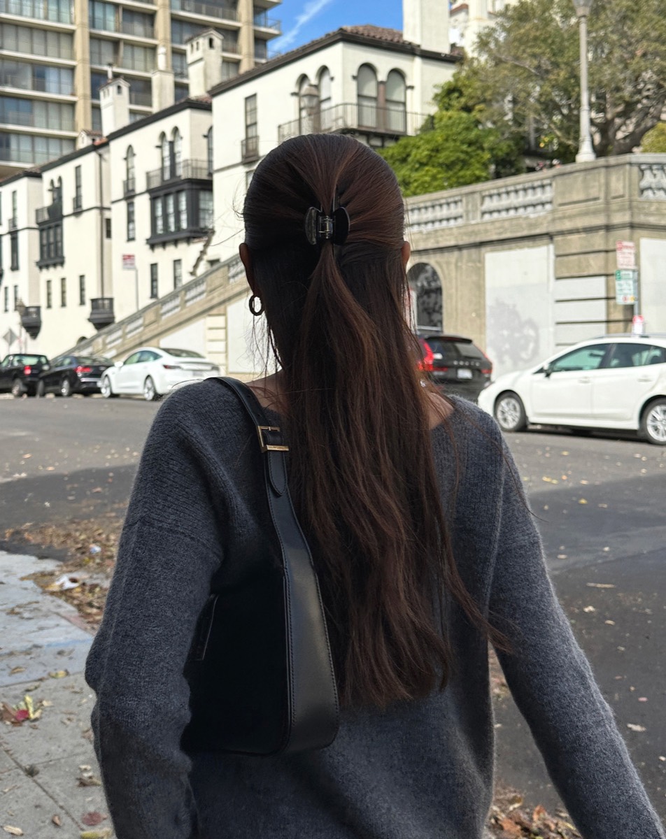 Everyday Hair Clip in Midnight Black - View 9