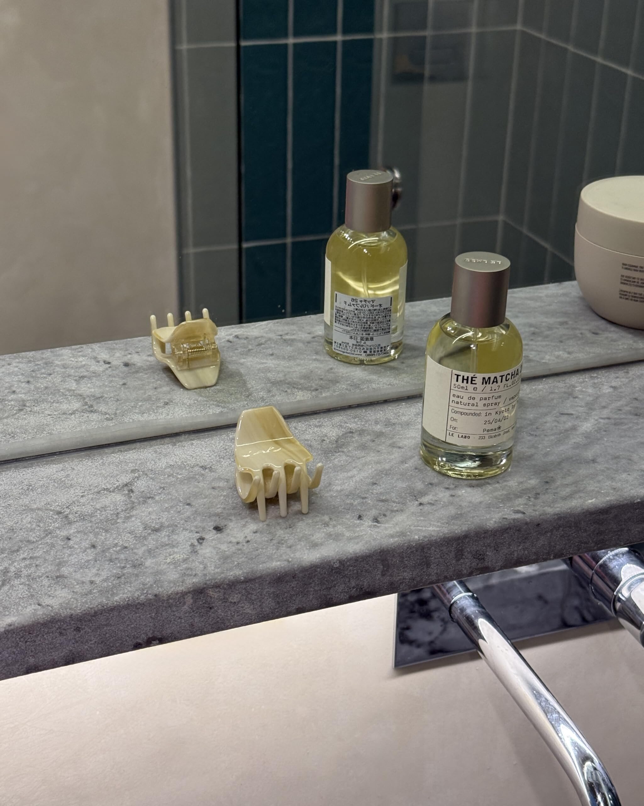 Small Everyday Hair Clip in Cream - View 3